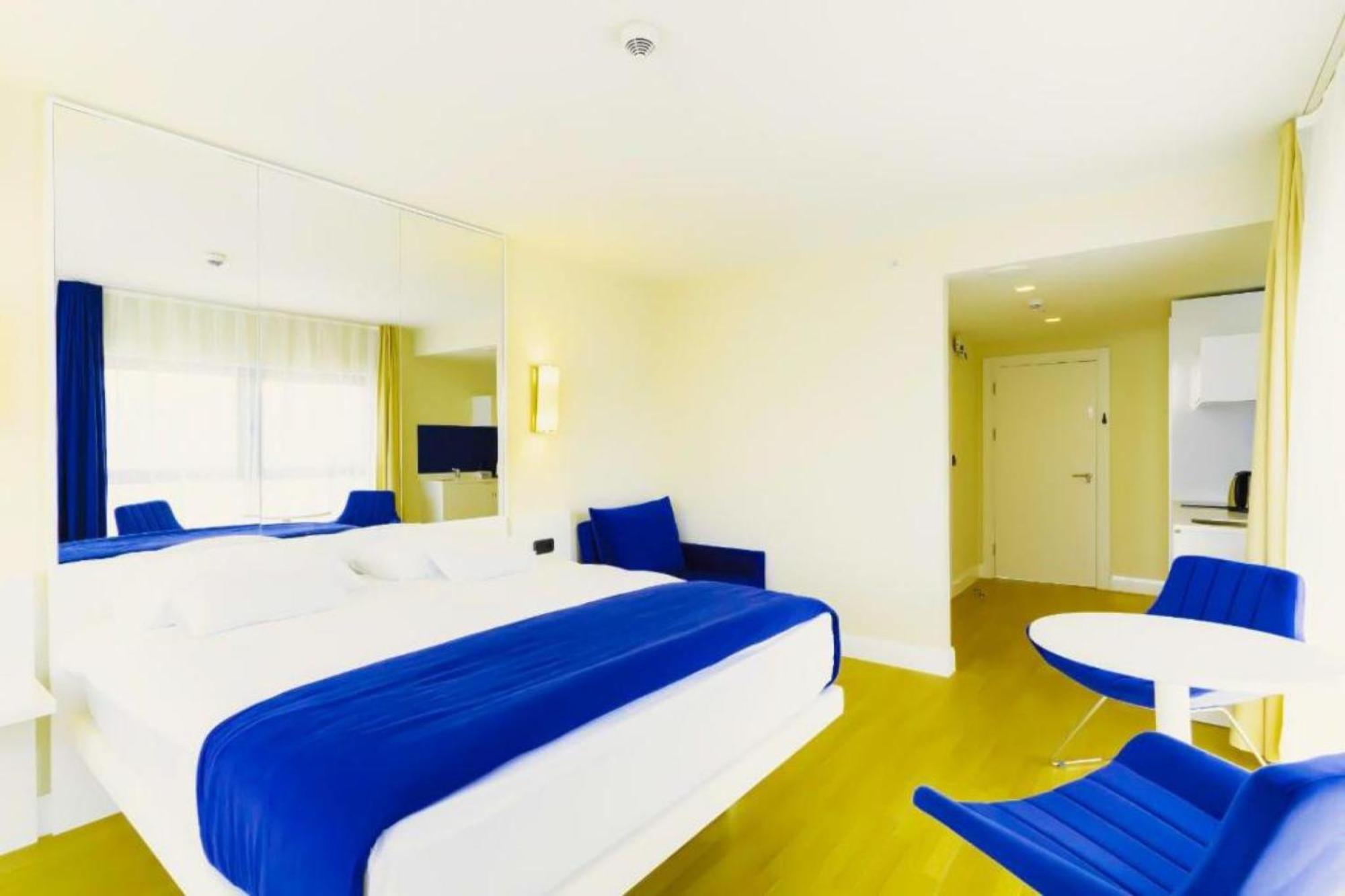 Delux Sea View Aparthotel In Orbi City บาทูมิ ภายนอก รูปภาพ