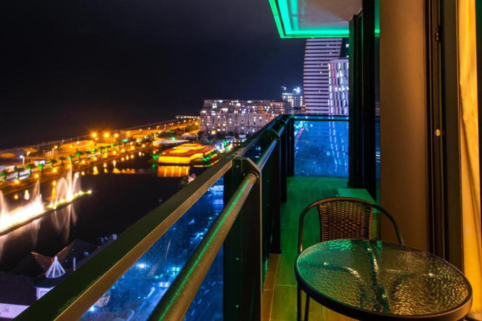 Delux Sea View Aparthotel In Orbi City บาทูมิ ภายนอก รูปภาพ
