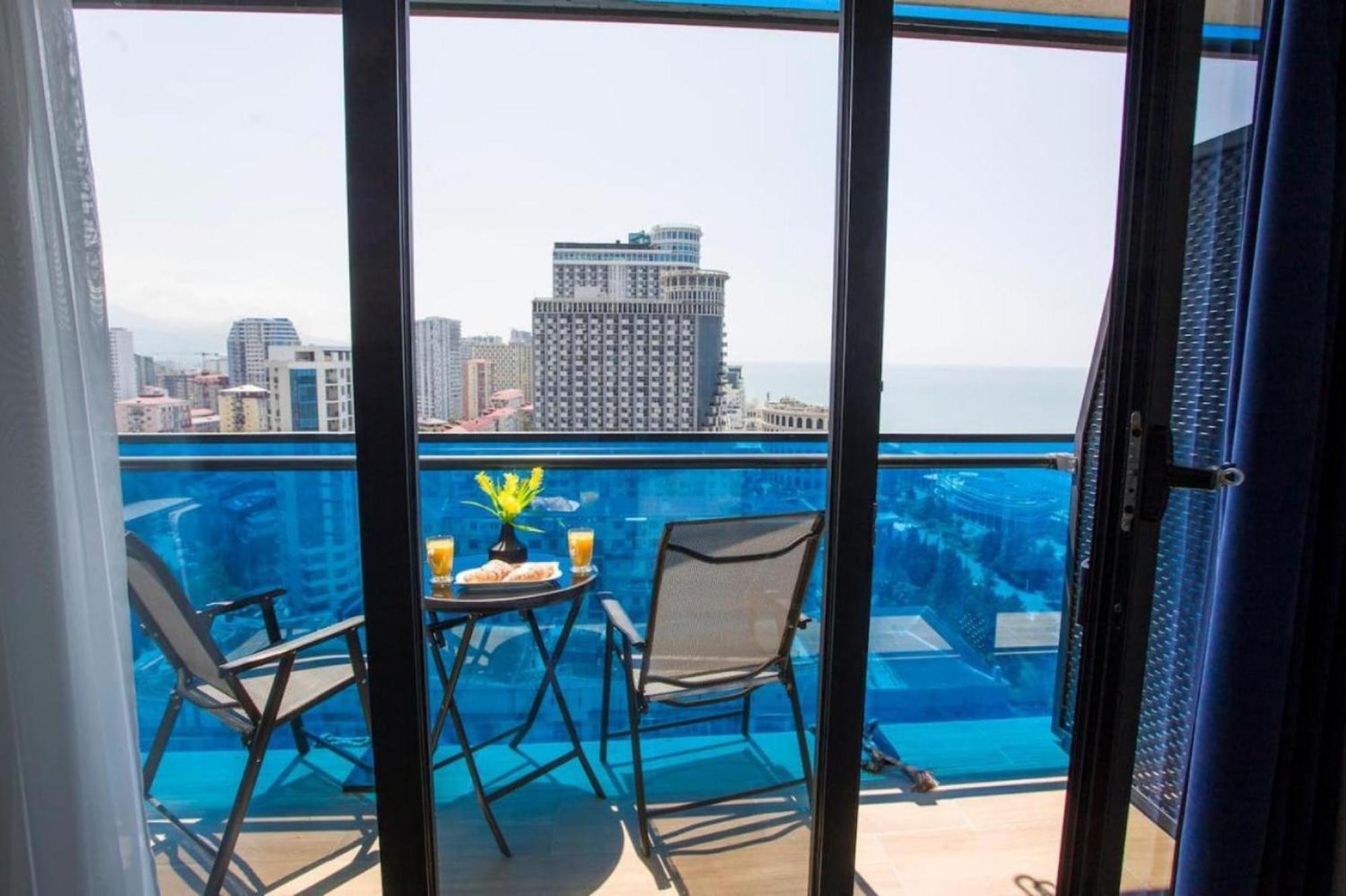 Delux Sea View Aparthotel In Orbi City บาทูมิ ภายนอก รูปภาพ