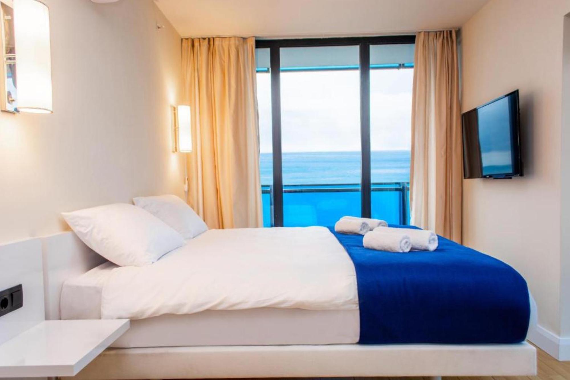 Delux Sea View Aparthotel In Orbi City บาทูมิ ภายนอก รูปภาพ