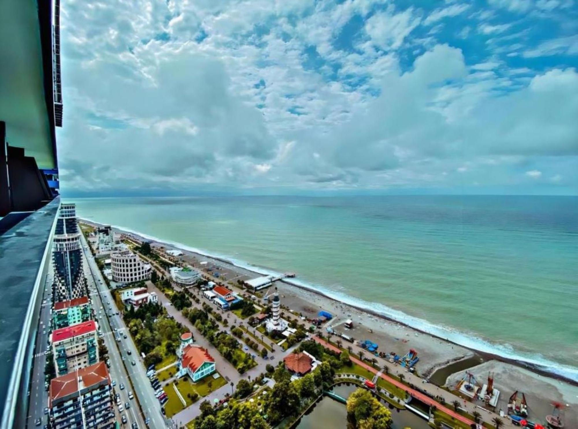 Delux Sea View Aparthotel In Orbi City บาทูมิ ภายนอก รูปภาพ