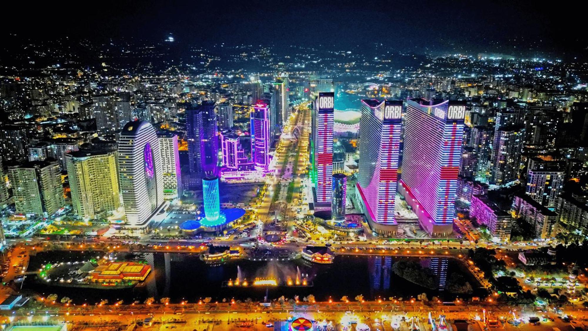 Delux Sea View Aparthotel In Orbi City บาทูมิ ภายนอก รูปภาพ